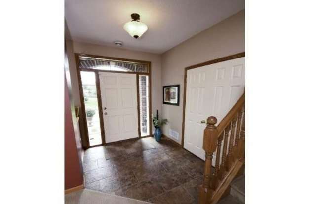 Fantastic, Newer 3bed/2.5bath Townhome*End Unit*Heated Garage*Dancing Waters* Available DEC 1st Gallery 3