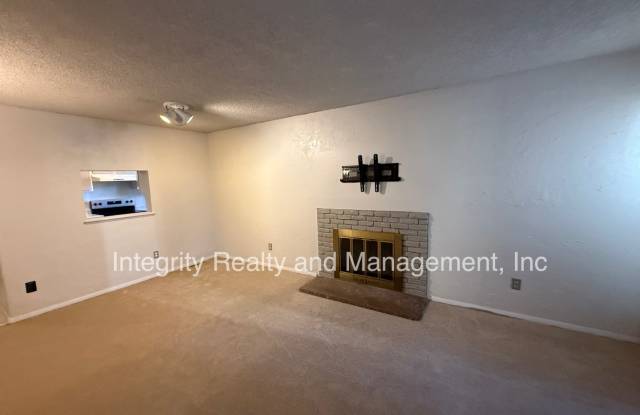 1 Bed/ 1 Bath, 711 Sqft - 9757 E Peakview Ave Unit B03 Englewood, CO 80111 Gallery 3