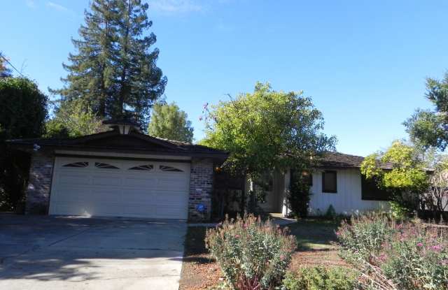 Classic Ranch Style Home in Top School District l Prime Location photos photos