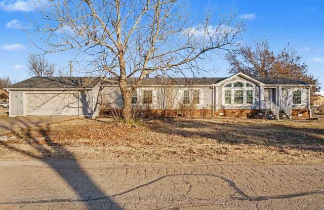 3-Bed Home with Fireplace, Fenced Yard Flexible Living Space photos photos 3-Bed Home with Fireplace, Fenced Yard Flexible Living Space photos photos