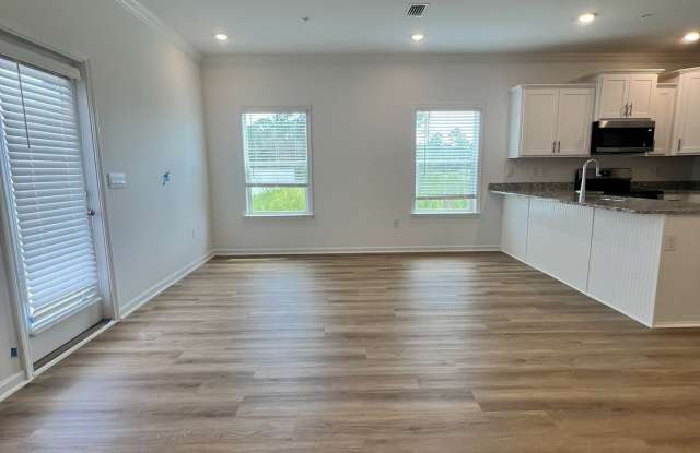 4430 Lost Bay Dr Gallery 2