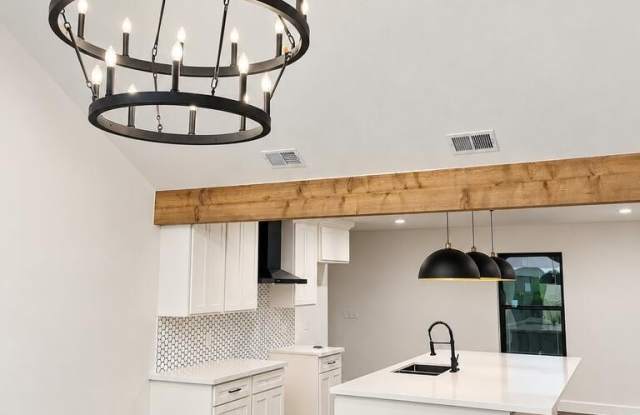 2873 GLYNWOOD DR. Gallery 2