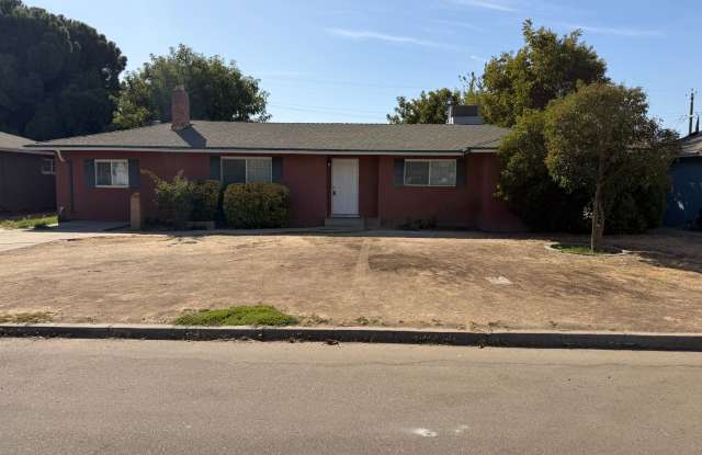 Large Old Parkwood Charmer for RENT Gallery 1