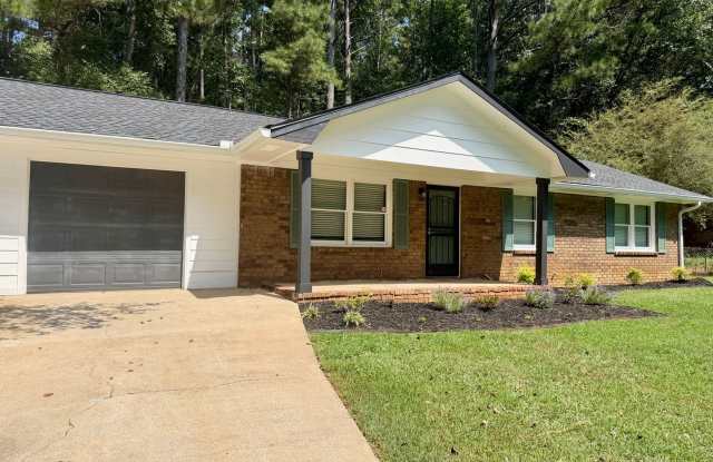 Beautiful renovated 3 bedroom, 1 bath ranch home in Hiram. Gallery 3