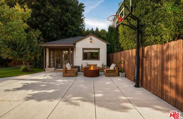 6537 Moore Dr Gallery 2