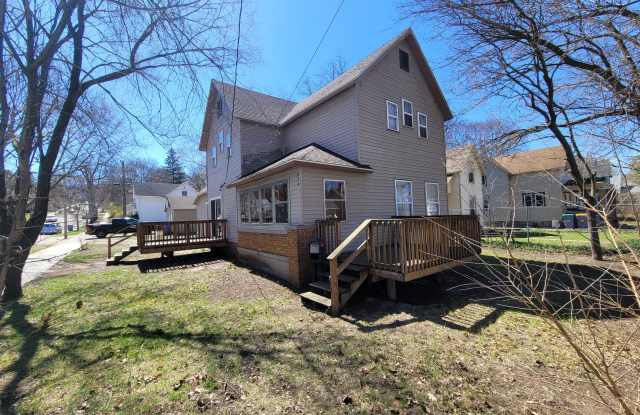 824 Lyon St NE photos photos