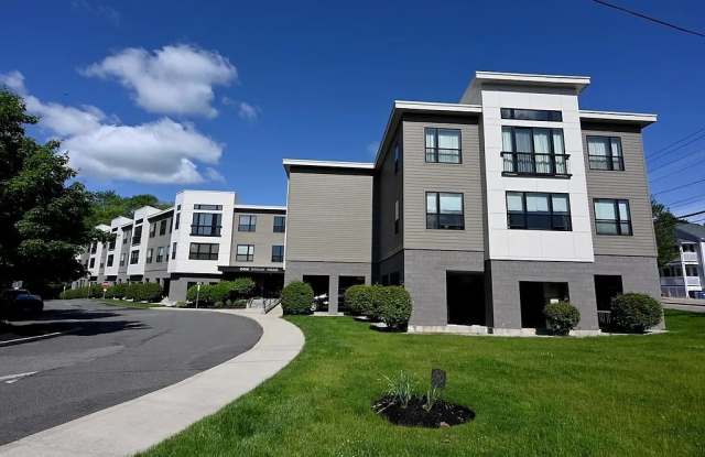 1 Brook Rd - 1 Brook Road, Quincy, MA 02169