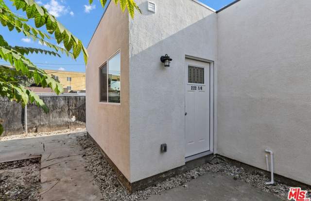 222 E Vernon Ave unit: 1/4 photos photos