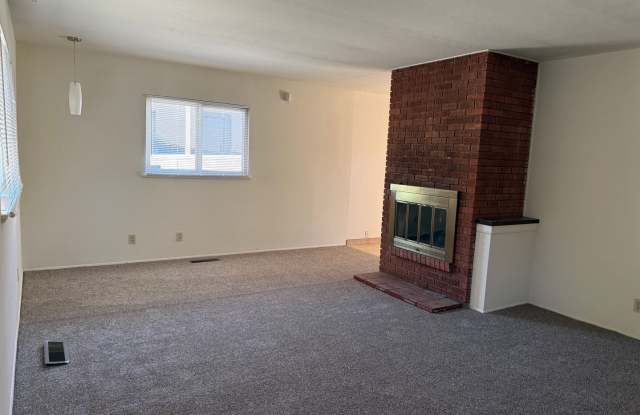 3 Br, 1.75 Ba w/ Fireplace, spacious kitchen, 2 CG Gallery 3