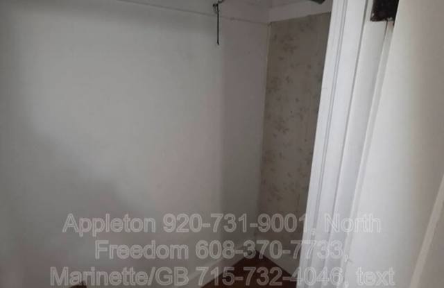 2103 Broadway St- Upper Gallery 3