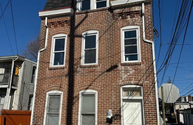 Remodeled LARGE THREE/FOUR BEDROOM Home - 635 West Green Street, Allentown, PA 18102 Remodeled LARGE THREE/FOUR BEDROOM Home - 635 West Green Street, Allentown, PA 18102