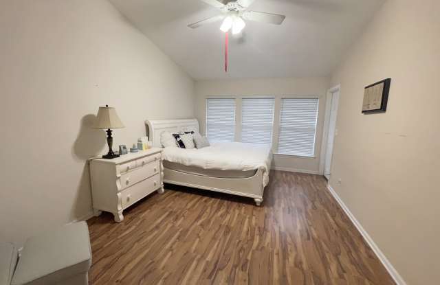 8444 Climbing Ivy Trail South photos photos