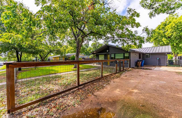 Discover Modern Living: Stylish Home with Gourmet Kitchen, Luxurious Suite, & Versatile Studio Space! Gallery 4