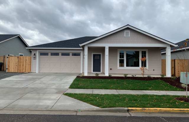 3 Bedroom 2 Bath Single Family home with Large Fenced Back yard. photos photos