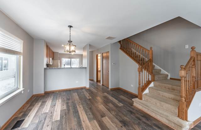2431 Roxbury Lane Gallery 2