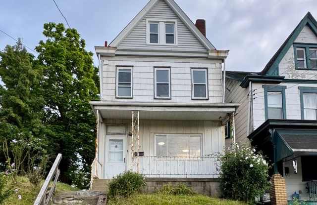Charming 3 Bed 1 Bath Home! Recently Updated! Gallery 1