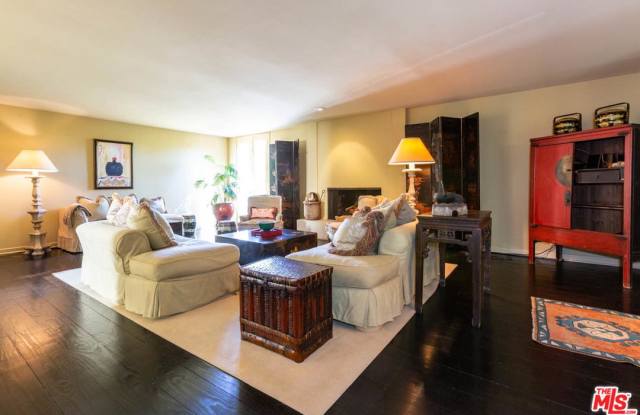 1417 BLUEBIRD Avenue Gallery 4