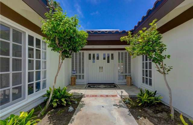 2351 Mesa Drive Gallery 2