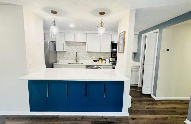 601 HIMES Avenue photos photos