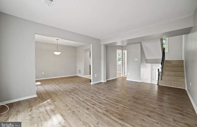 9328 HUMPHRIES Drive Gallery 3