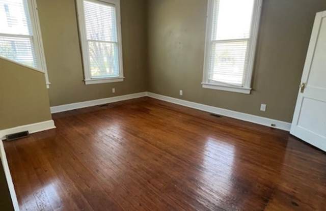 4 Bedroom, 3 Bath Home Gallery 4