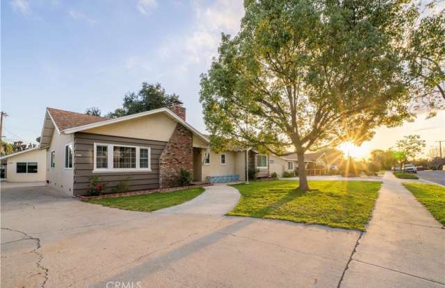 220 E 4th - 220 East 4th Street, San Dimas, CA 91773
