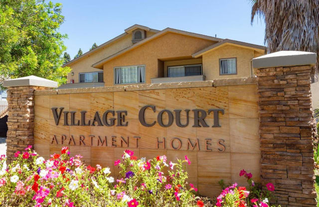 Elán Village Court Apartment Homes Gallery 2