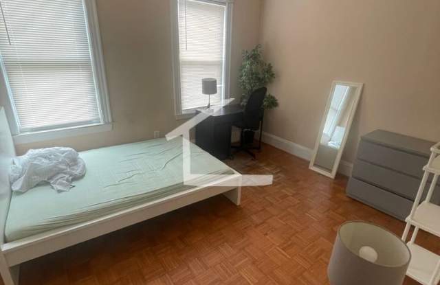 Nicely renovated 3 bed unit in Cambridge available now! photos photos