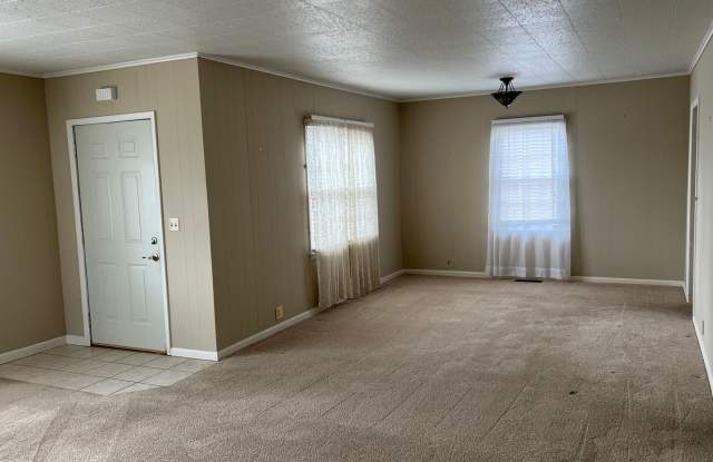 Sweet COZY ~ 3 Bedroom 1 Bath in the heart of Tahlequah Gallery 4