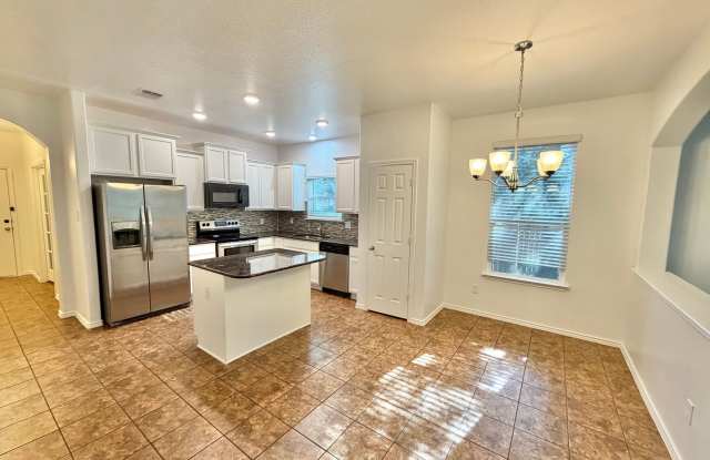 Gorgeous Corner Lot w/ Solar Panels Gallery 3