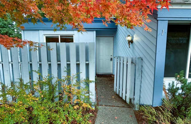 Renton Highlands 1 Bed 1 Bath Condo for Lease! Gallery 3