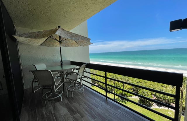 1135 Gulf Of Mexico Dr Unit 403 - 1135 Gulf of Mexico Drive, Longboat Key, FL 34228