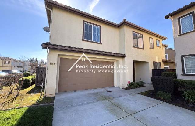 Wonderful 3 bd/2.5 ba Elk Grove Home with 2 Car Garage - 8469 Crystal Walk Circle, Elk Grove, CA 95758