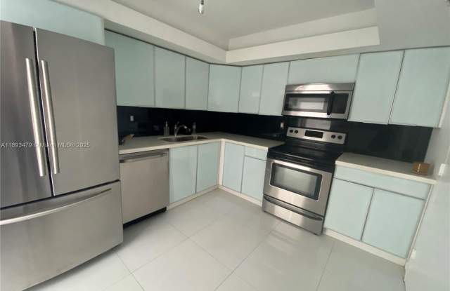 2780 NE 183rd St photos photos