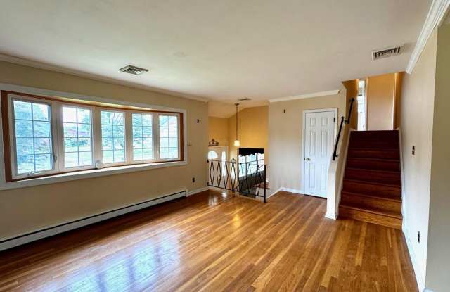 119 FORSYTHIA Drive Gallery 2