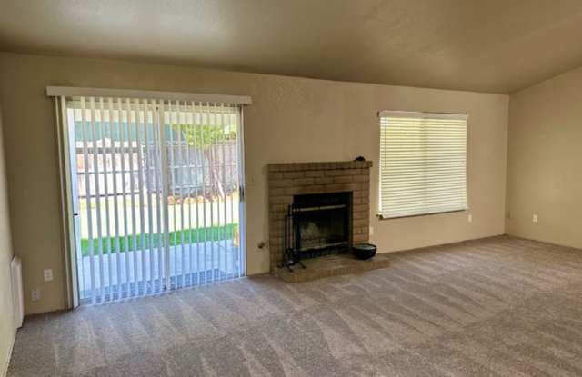 single story 3 bedroom 2 bathroom Gallery 4