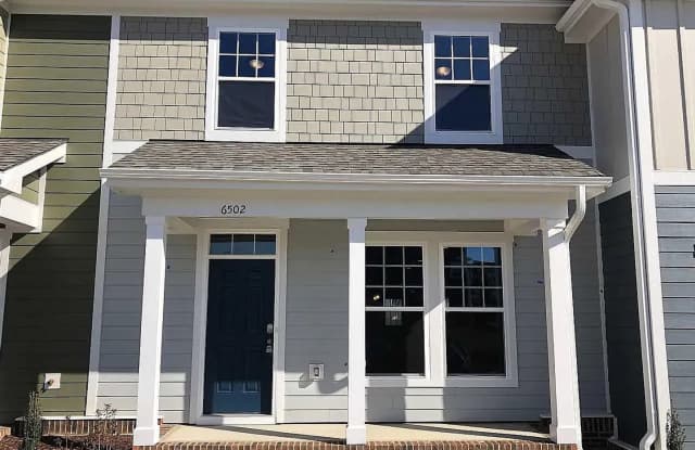 Room in 3 Bedroom Home in Raleigh Gallery 1