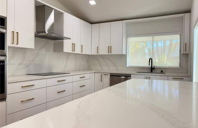 13890 SW 108th St photos photos