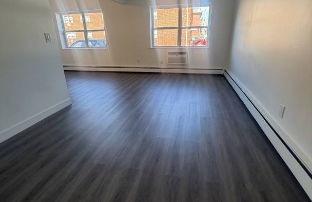 556 Washington Ave Gallery 4