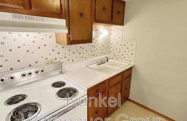 9940-7 Old Lincoln Trail Gallery 3