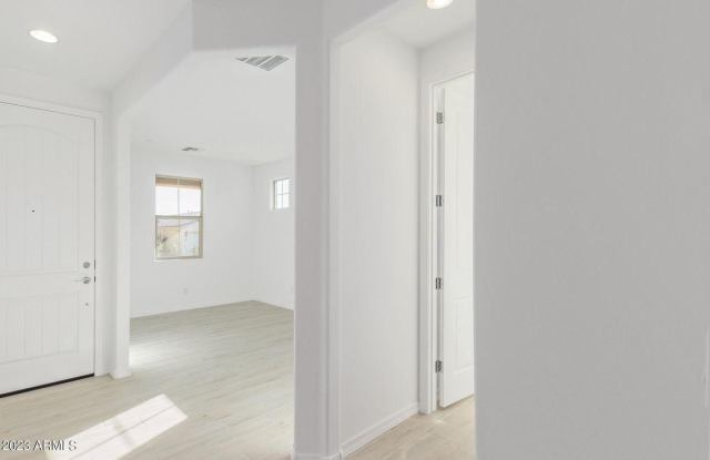 32362 N 122nd Drive Gallery 2