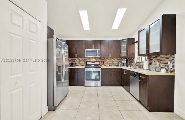 11037 SW 152nd Ct Gallery 1
