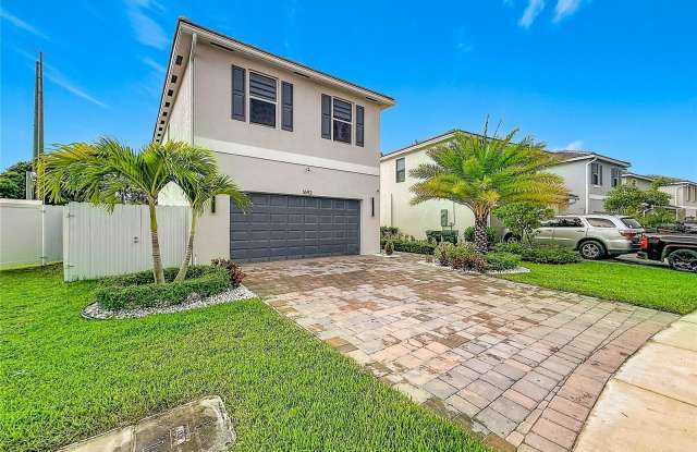 1692 SE 7TH Court Gallery 4