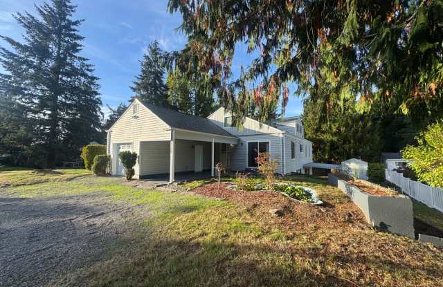 5 Bedroom with a FULLY Finished Basement! Gallery 1