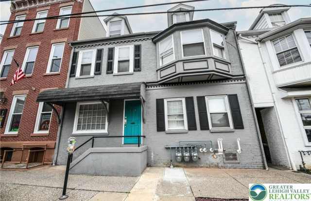 459 W linden unit: 1-A photos photos