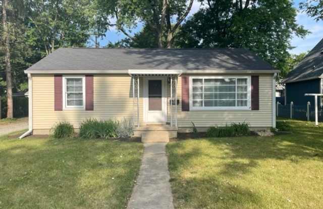 Two Bedroom Home in the Heart of Historic Zionsville Gallery 1