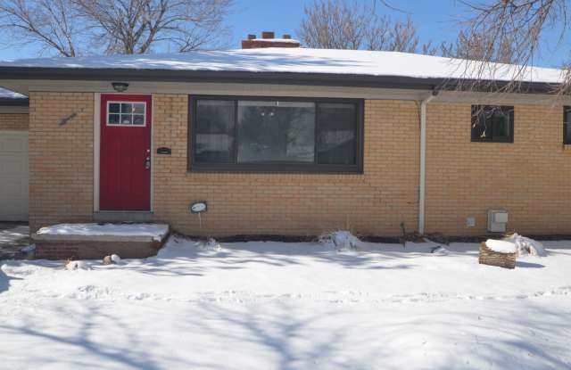 3br/2ba Single Family Home - 2211 Lima Street, Aurora, CO 80010