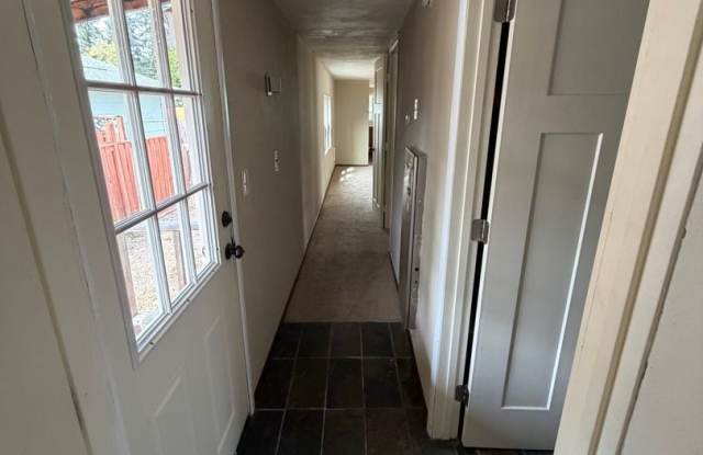 2-bedroom 1 bath House Gallery 1