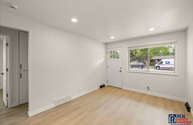 Beautifully Remodeled Duplex in Great Fort Collins Location! photos photos