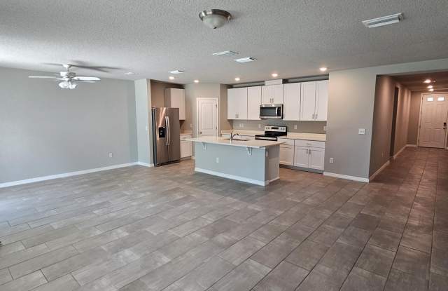 2353 Glenridge Drive Gallery 3